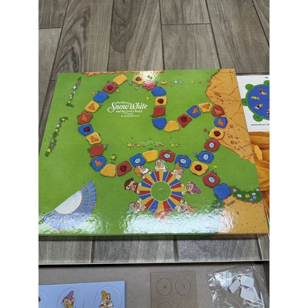 VINTAGE 1992 NEW DISNEY'S SNOW WHITE & 7 DWARFS GAME MILTON BRADLEY 4339 NEW!!!